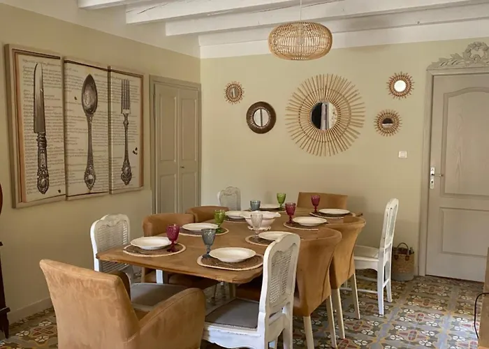 La Maison Du Pape Monteils (Gard)